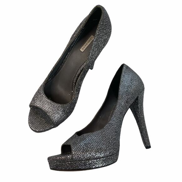 Vera Wang Selima Silver Glitter Platform Heels 9 - Picture 1 of 8